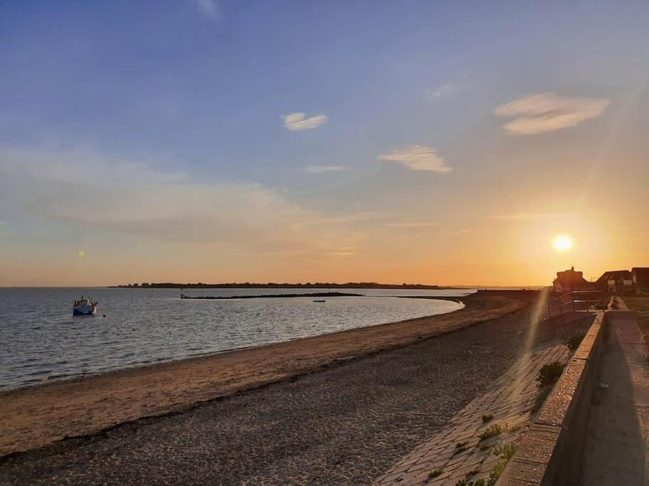 The Tiny Sea Gem Apartment Jaywick Sands Bagian luar foto