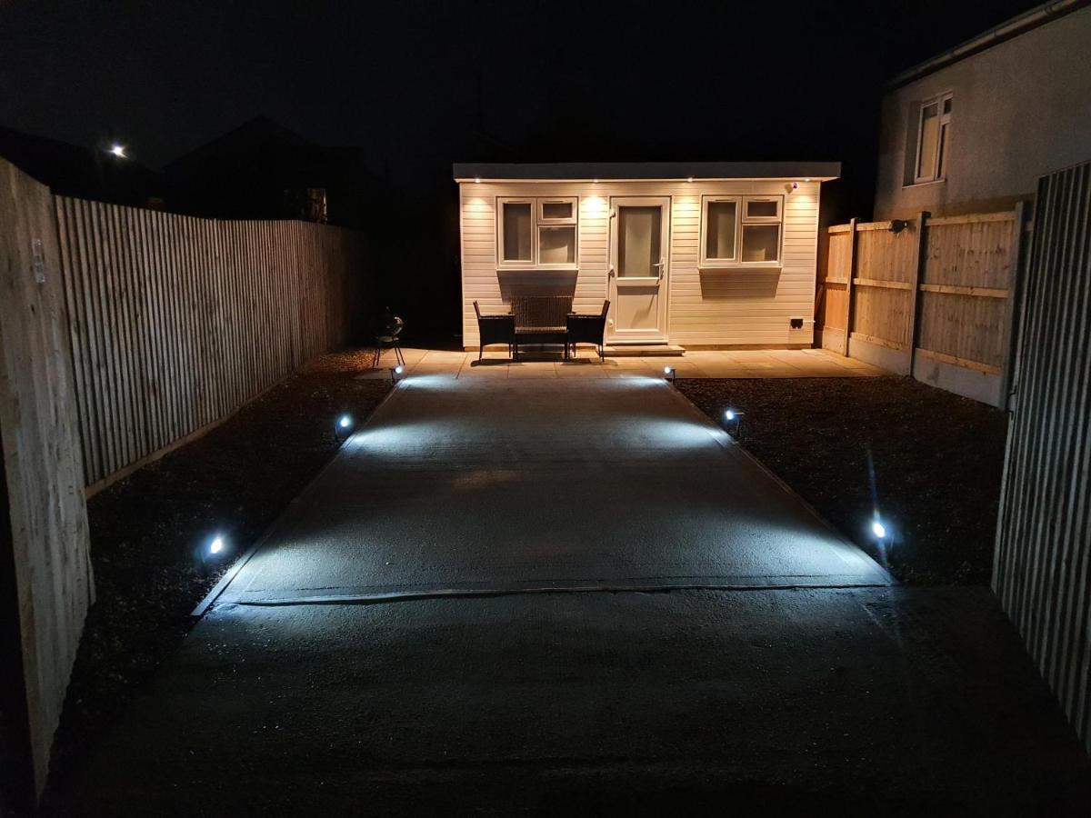 The Tiny Sea Gem Apartment Jaywick Sands Bagian luar foto