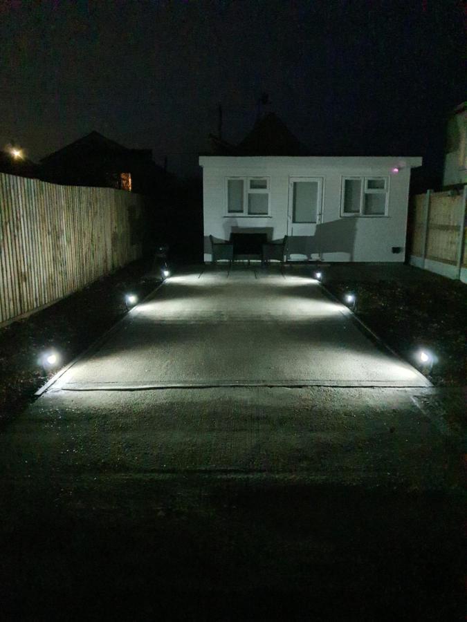 The Tiny Sea Gem Apartment Jaywick Sands Bagian luar foto